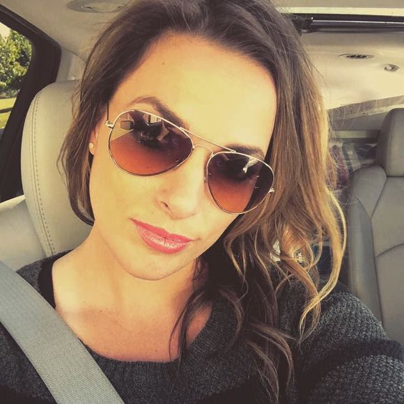 Meet your Posher, Jessica - Picture 1 of 1